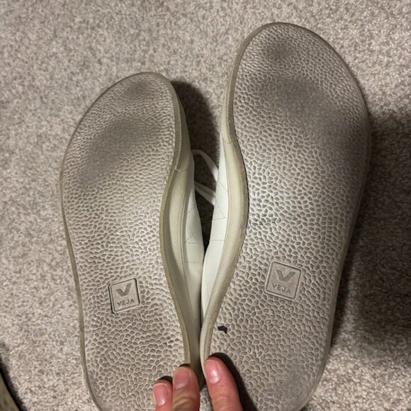 Vejas Sneakers - Picture 2 of 2